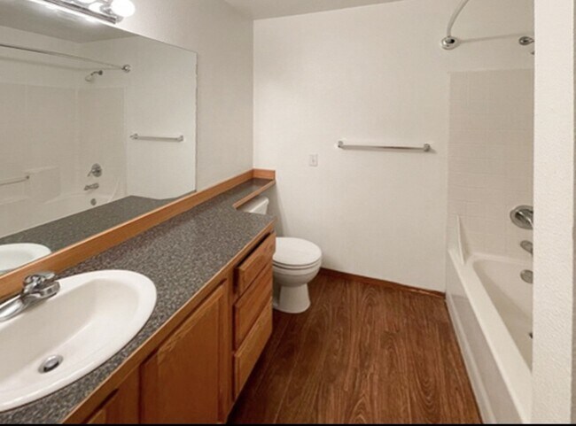 Building Photo - 2104 Yellowstone St