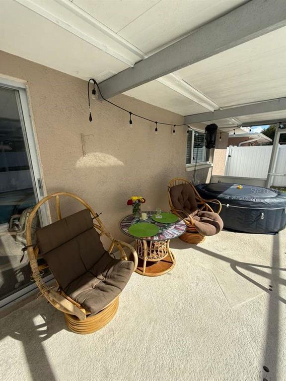 Building Photo - 2021 Valley Dr