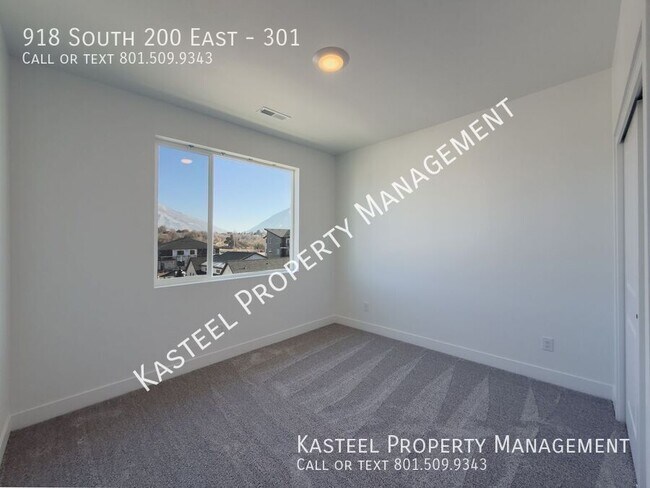 Building Photo - 918 S 200 E