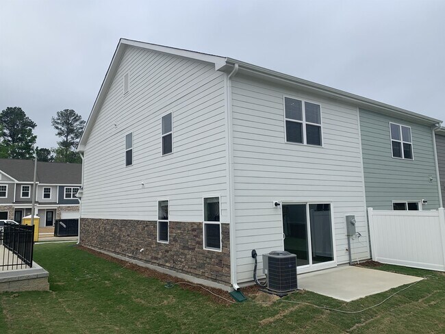 Building Photo - 6927 Eddy Point Ln