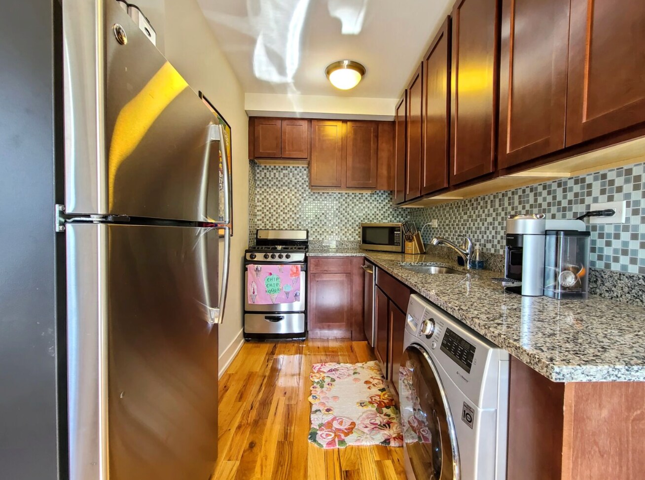 Building Photo - 556 W Arlington Pl