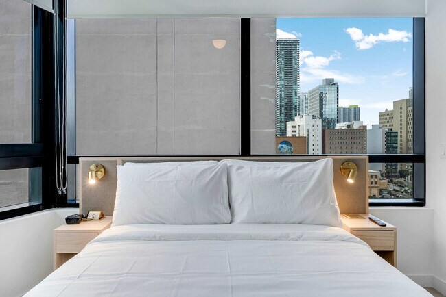 Building Photo - 225 N Miami Ave