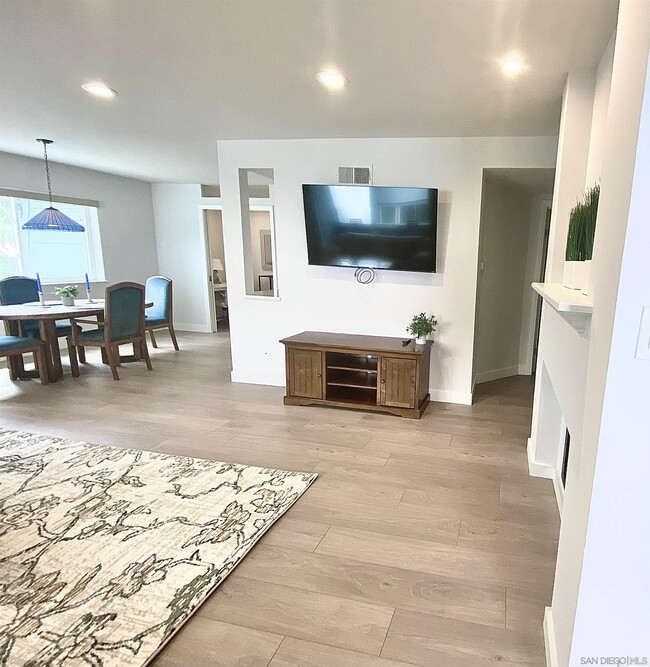 Building Photo - 16 Montego Ct