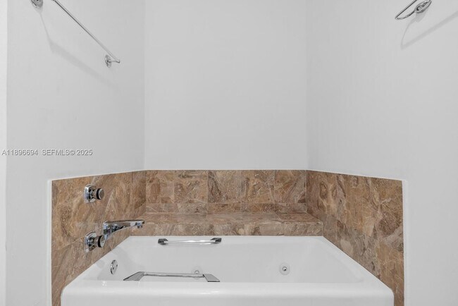 Building Photo - 888 Brickell Key Dr