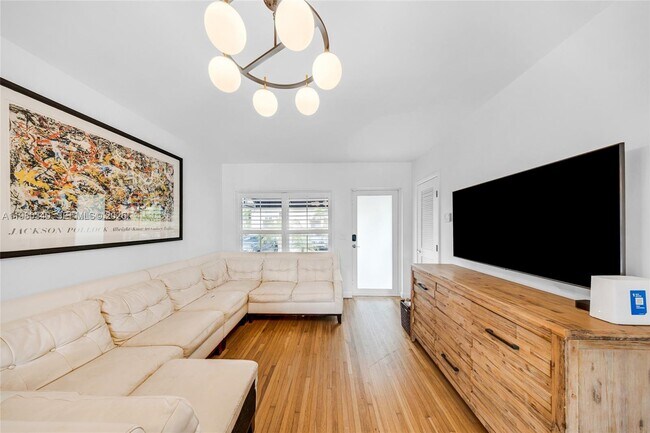 Building Photo - 172 Bentley Dr