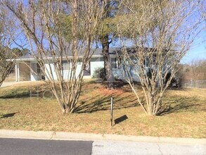 Building Photo - 1408 Meadowind Ct SW