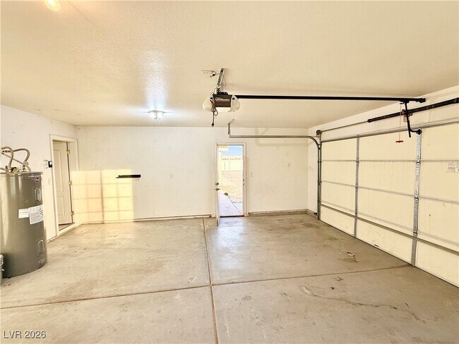 Building Photo - 5421 N Fleetwood Pl