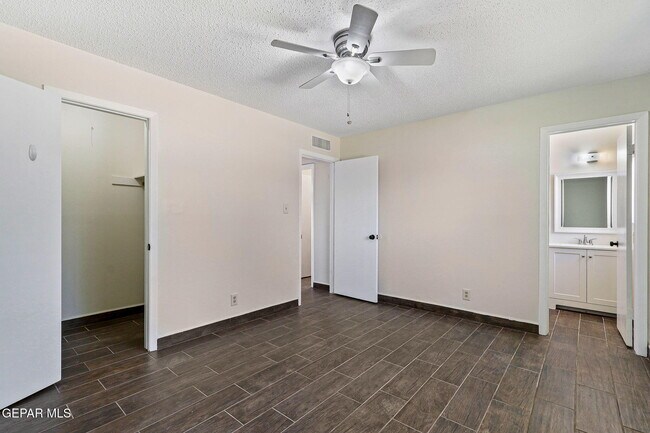 Building Photo - 2608 Dan Sikes Dr