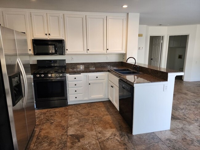 Building Photo - Newly Remodeled Home in Temecula on Huge L...