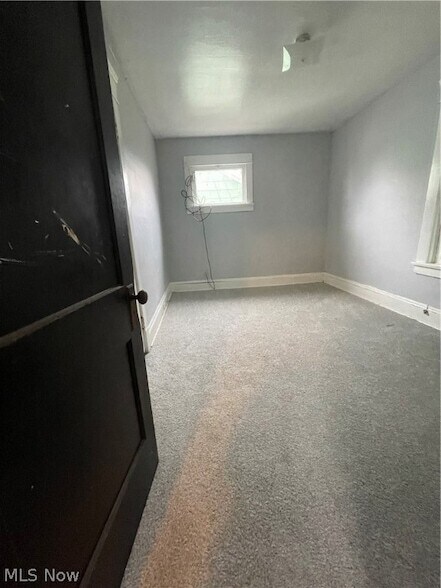 Building Photo - 4754 Blythin Rd