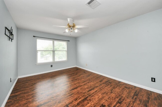 Building Photo - 7611 Legacy Pines Dr