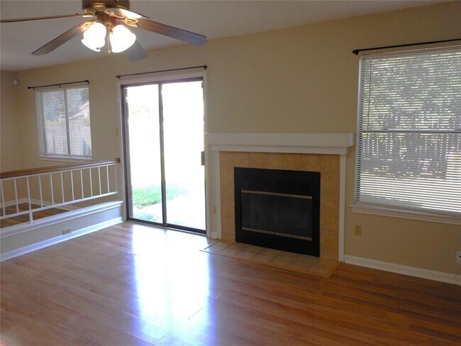 Building Photo - 8402 Siskin Cove