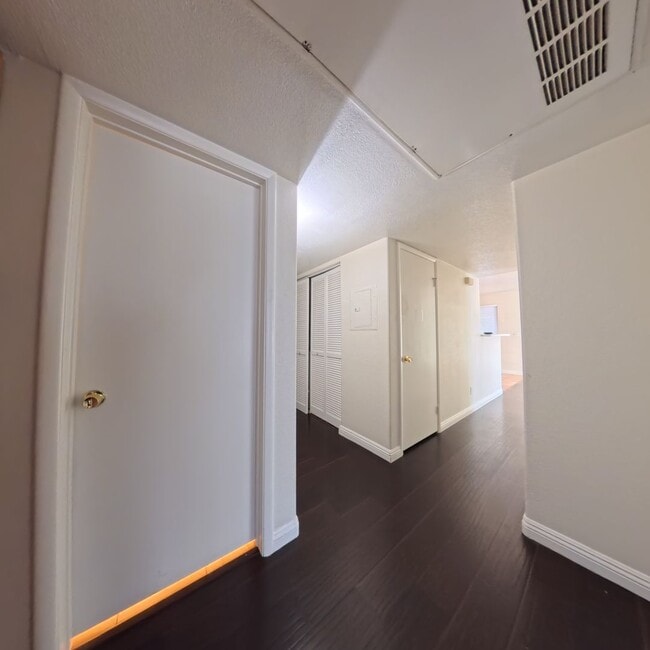 Building Photo - 3125 Casey Dr