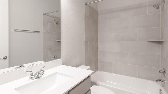 Building Photo - 6313 Empresa Dr