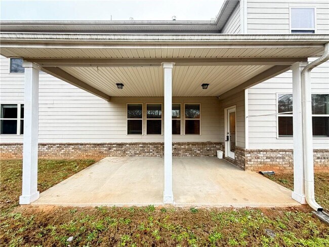 Building Photo - 1545 Dahlia Dr