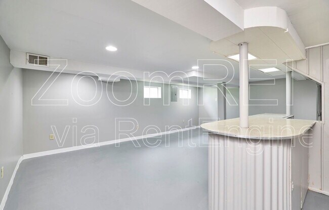 Building Photo - 2700 Steeplechase Ln