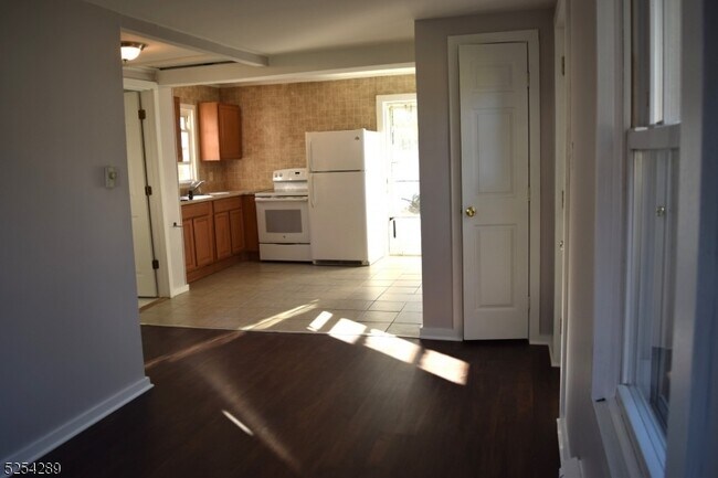 Building Photo - 112B Minnehaha Blvd