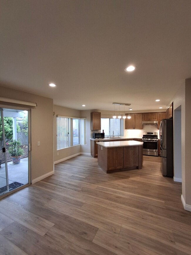 Building Photo - Beautifully Remodeled 4-Bedroom, 3-Bath w/ 2 Car-Garage and Central AC/Heat! MUST SEE!!!