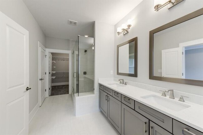 Building Photo - 4304 Walsh Dr