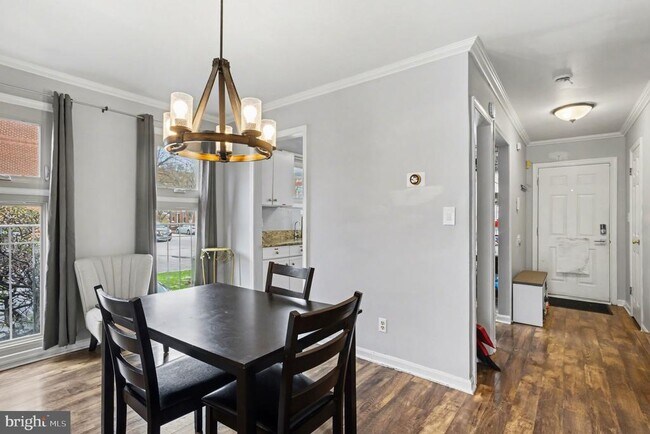 Building Photo - 216 Scott St