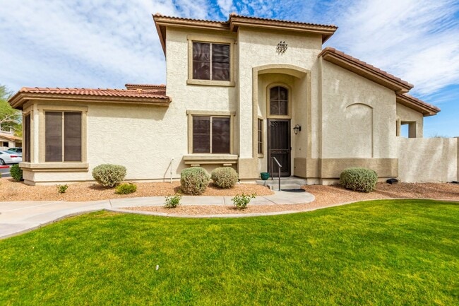 Building Photo - PRICE REDUCED & Move-In Ready!