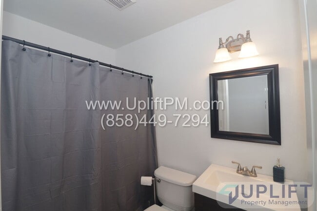 Building Photo - 23357 Glenn Ellen Way