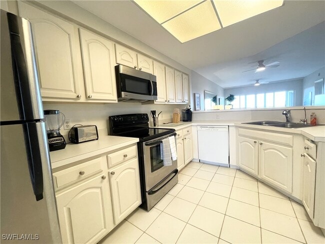 Building Photo - 13105 Vanderbilt Dr