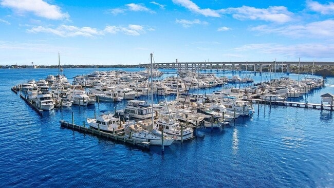 Building Photo - 775 NW Flagler Ave