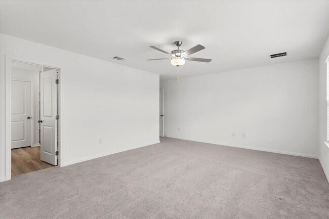 Building Photo - 5800 Beverly Pr Rd