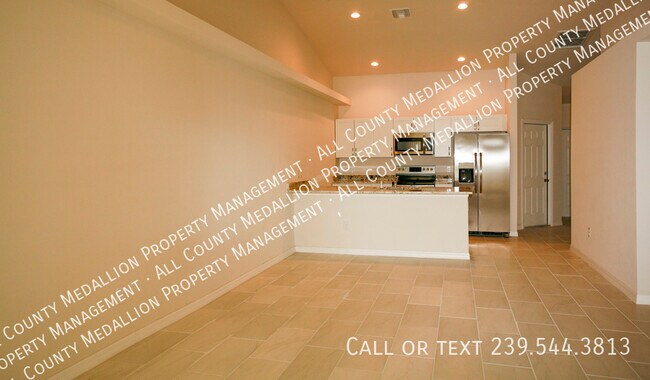 Building Photo - 1309 SE 8th Pl