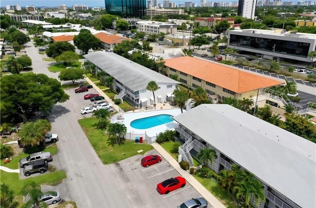 Building Photo - 1920 NE 51st Ct