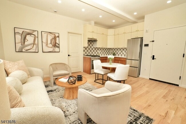 Building Photo - 15 Palisade Ave