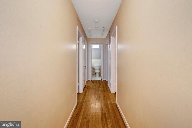 Building Photo - 8916 Braeburn Dr