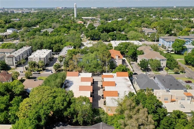 Building Photo - 3210 W Horatio St