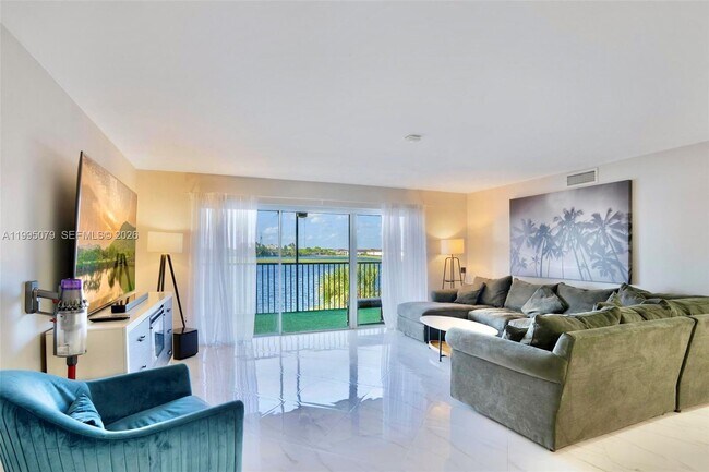 Building Photo - 605 Ives Dairy Rd