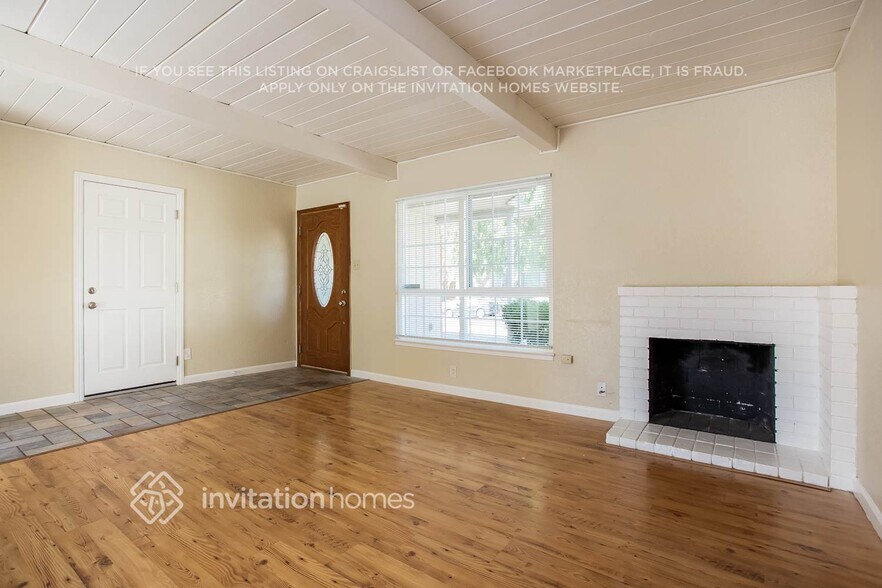 Building Photo - 2816 Glenside Dr