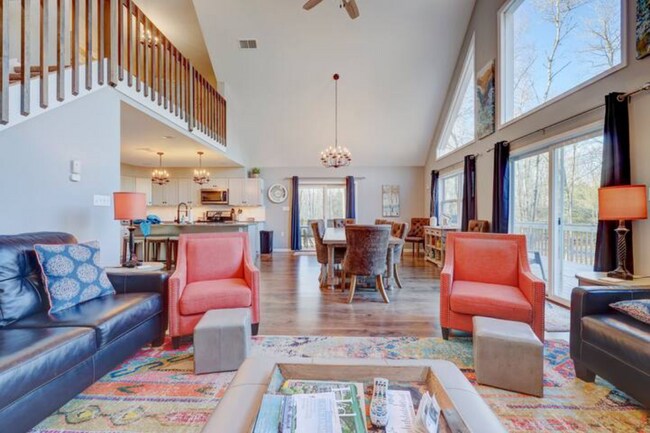 Building Photo - 1442 Arrowhead Dr