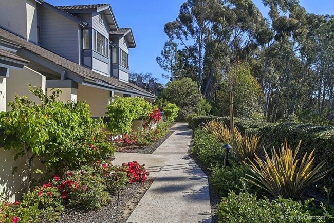 Building Photo - Spacious 2 Bedroom 2-1/2 Bathroom Townhome with 2-car garage in La Jolla near UCSD