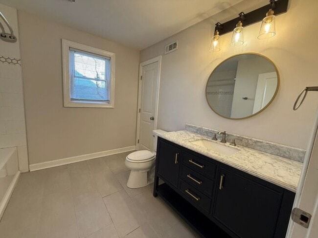 Building Photo - Spacious 4 Bedroom in North Nashville - Minutes from Downtown