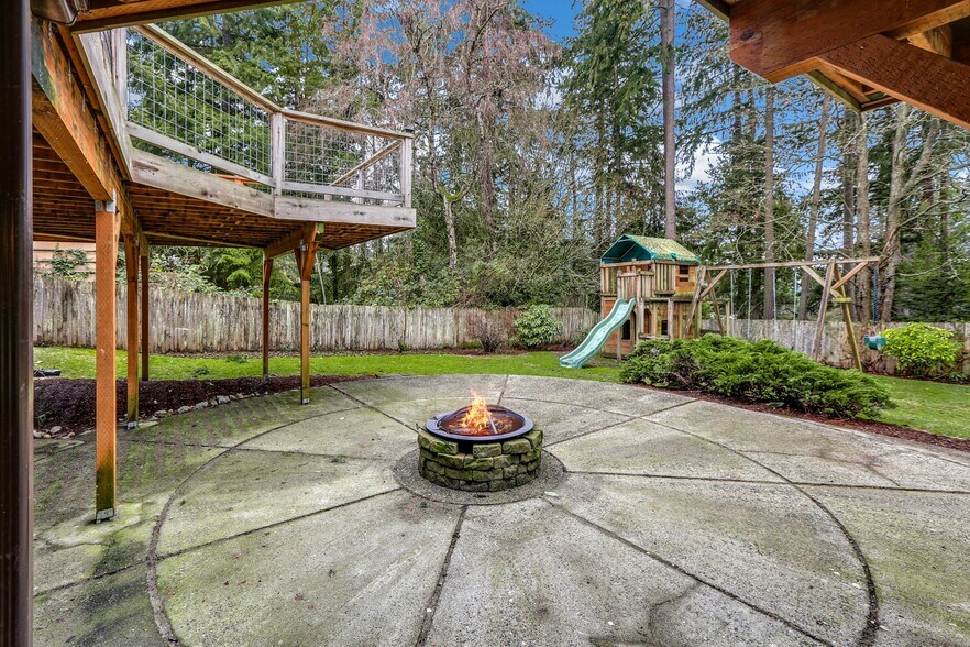 Patio - 24116 102nd Pl W