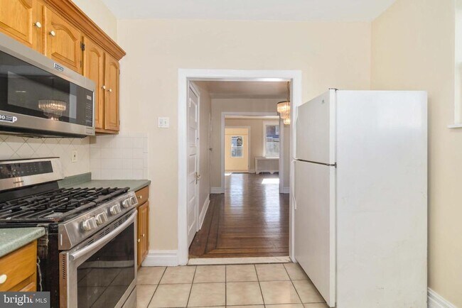 Building Photo - 1929 W Sparks St