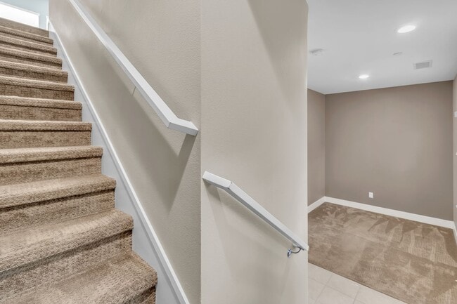 Building Photo - 945 E Mason Ln