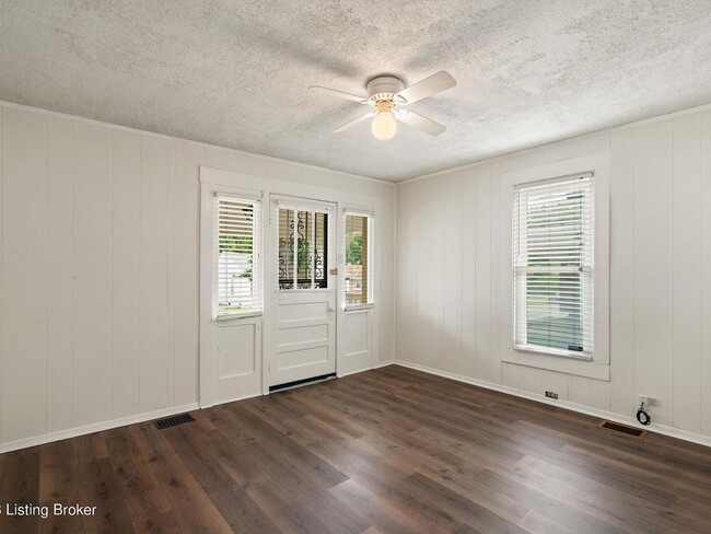 Building Photo - 1406 Walter Ave