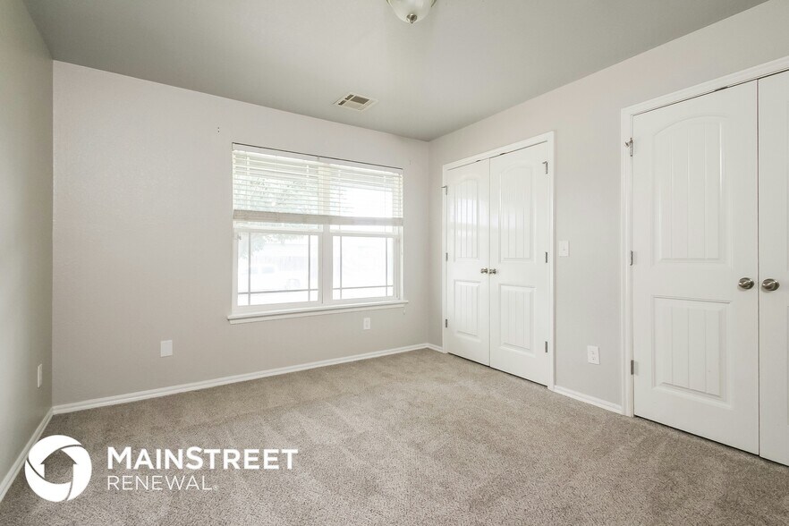 Building Photo - 10904 N 151st E Ave