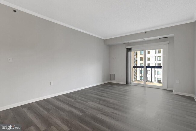 Building Photo - 1211 S Eads St