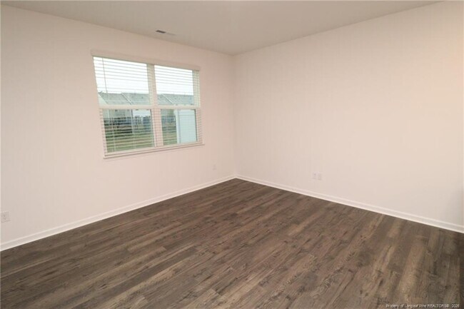 Building Photo - 384 Freestall Dr