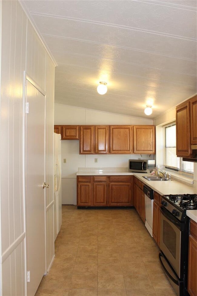 Building Photo - 14111 S Green Hills Loop