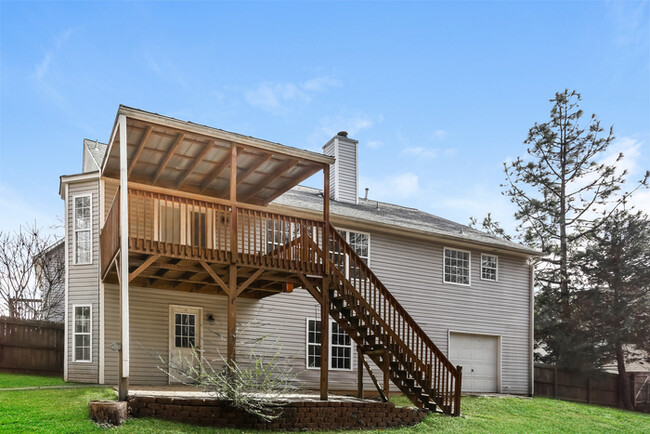 Building Photo - Spacious 4-Bedroom Home