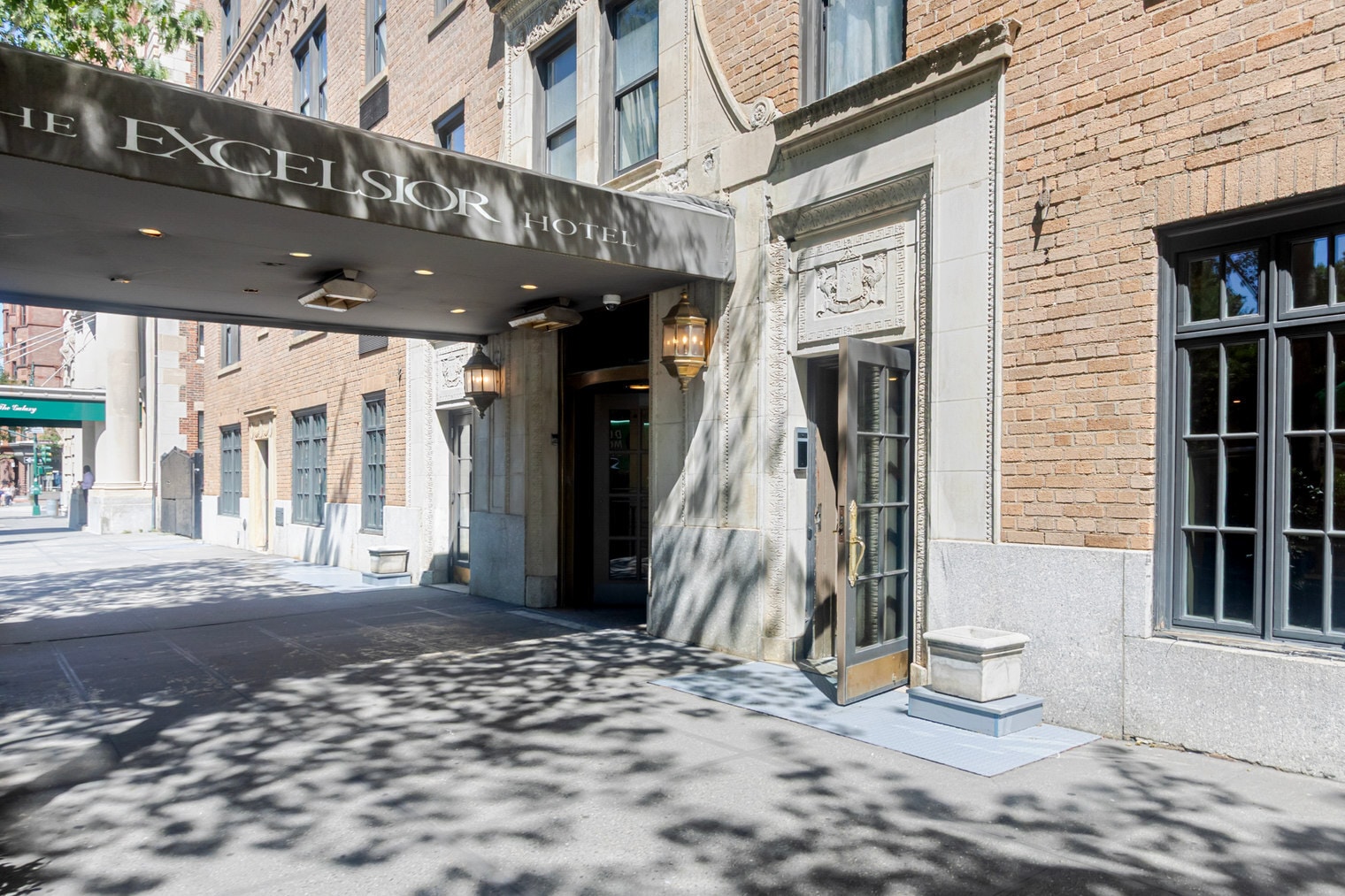 Building Photo - 45 W 81st St