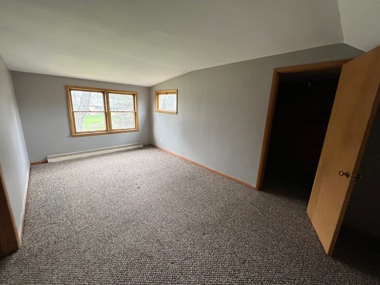 Building Photo - 211 S High St